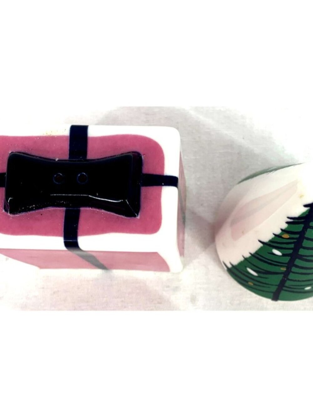 Kate Spade New York Village Salt & Pepper Lenox Christmas Gift & Tree 3" - Picture 5 of 7